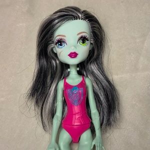 Mattel Monster High Budget Frankie Stein Fearleading Doll 11" 2016